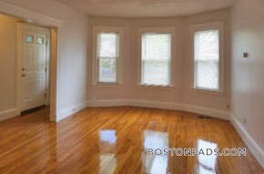 Building Photo - 381 Crescent St