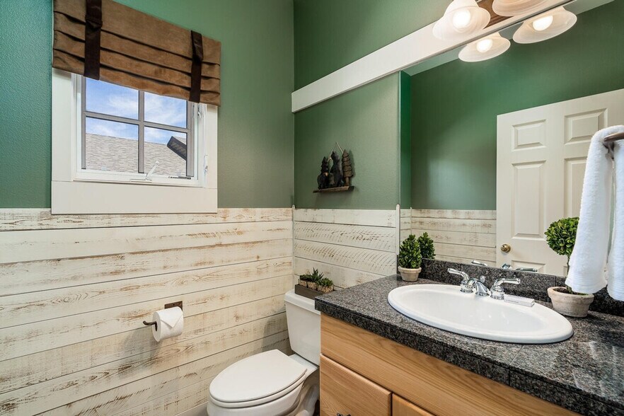 Building Photo - 4 Lower Saddle Ridge Rd