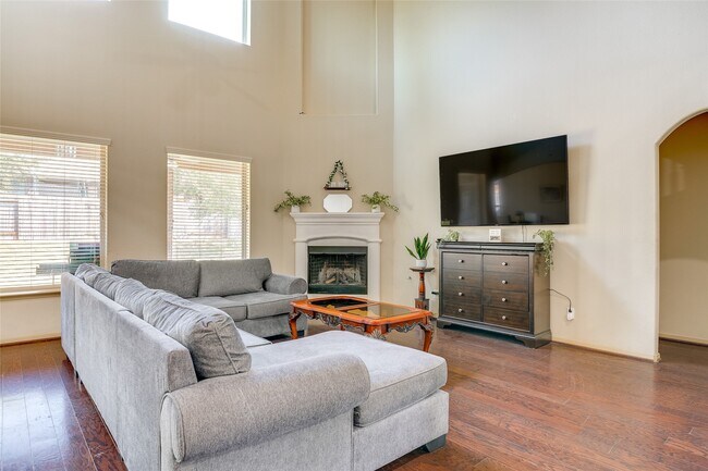 Building Photo - 8470 Coral Cove Pass Ln