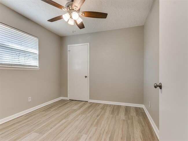 Building Photo - 1626 Denison Dr