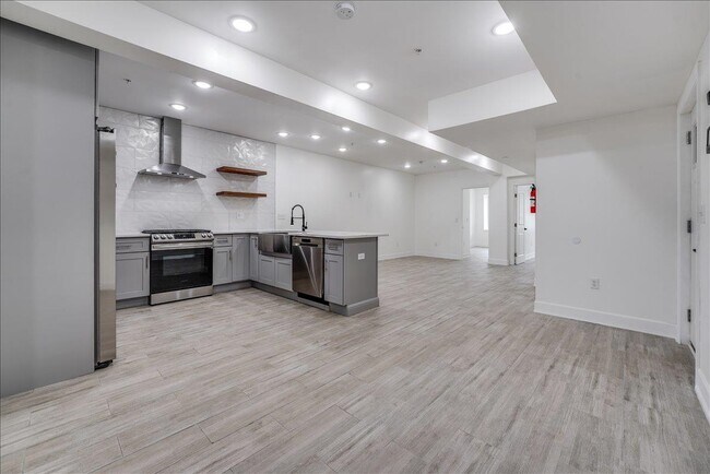 Building Photo - 260 Palisade Ave