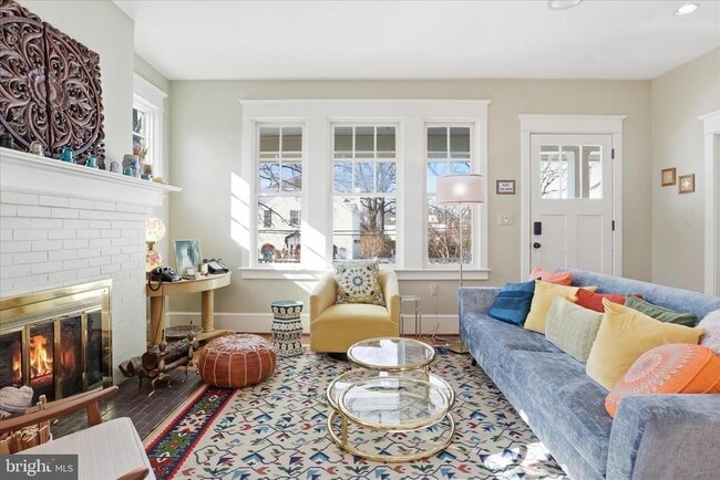 Building Photo - 511 N Fillmore St