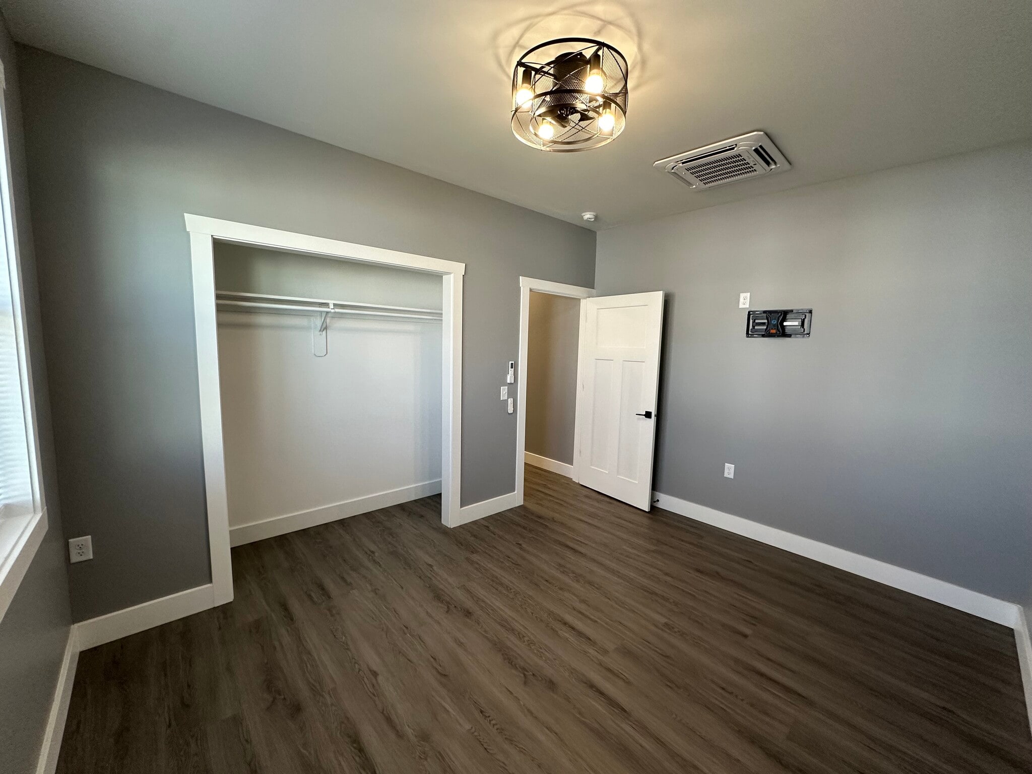 Building Photo - 1102 S Malott St