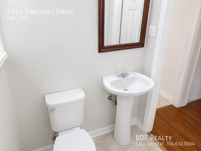 Building Photo - 2143 Finchley Dr