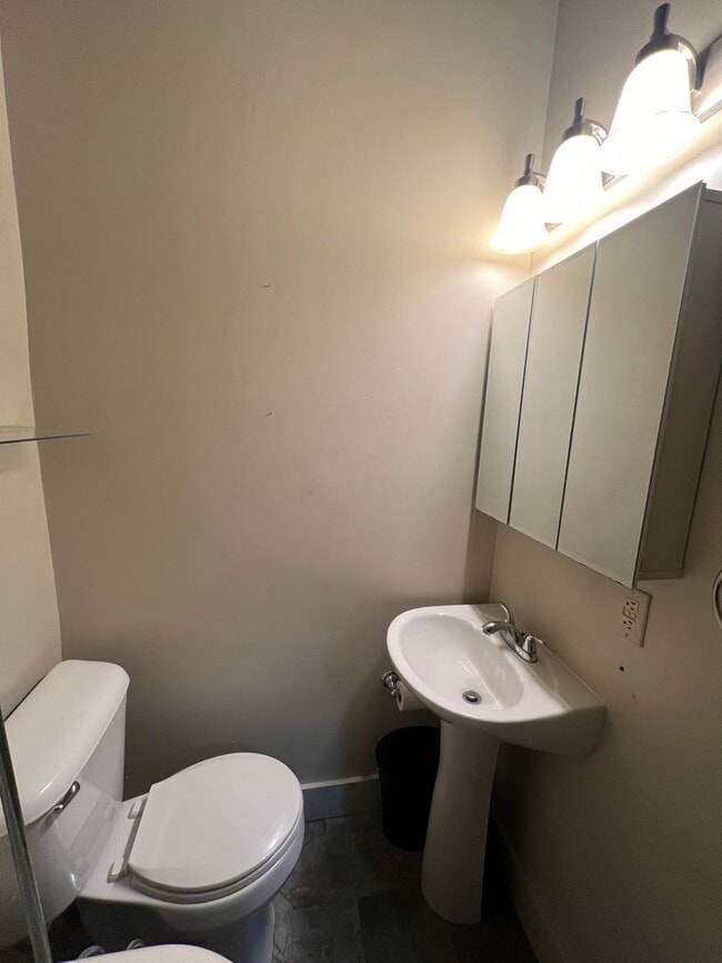 Building Photo - 715 S Phillips Ave