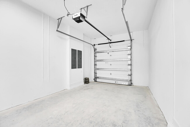 Building Photo - 13069 Feathering Wy