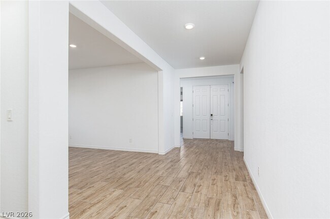 Building Photo - 1639 Dire Wolf Ave