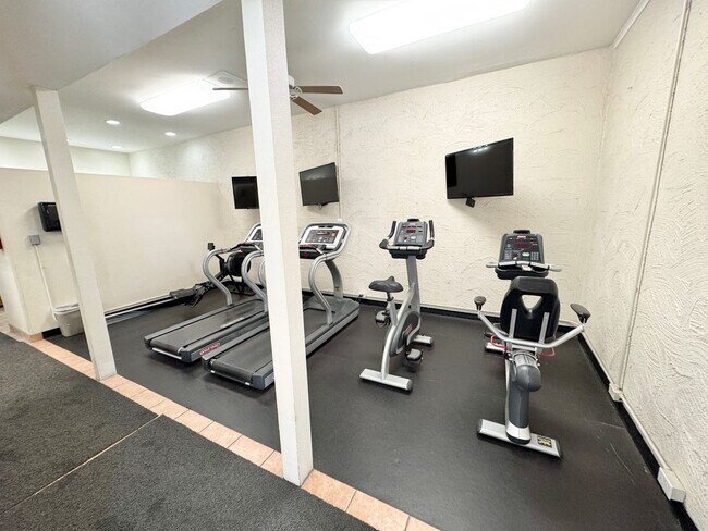 Building Photo - Amazing 2 Bedroom/2 Bath Condo!  Top Level Corner Unit with Spectacular Amenities!