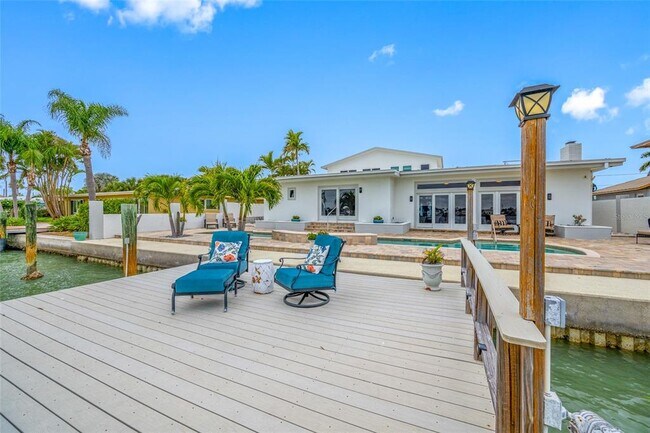 Building Photo - 540 59th Ave