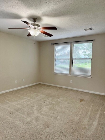 Building Photo - 16010 Limestone Lake Dr