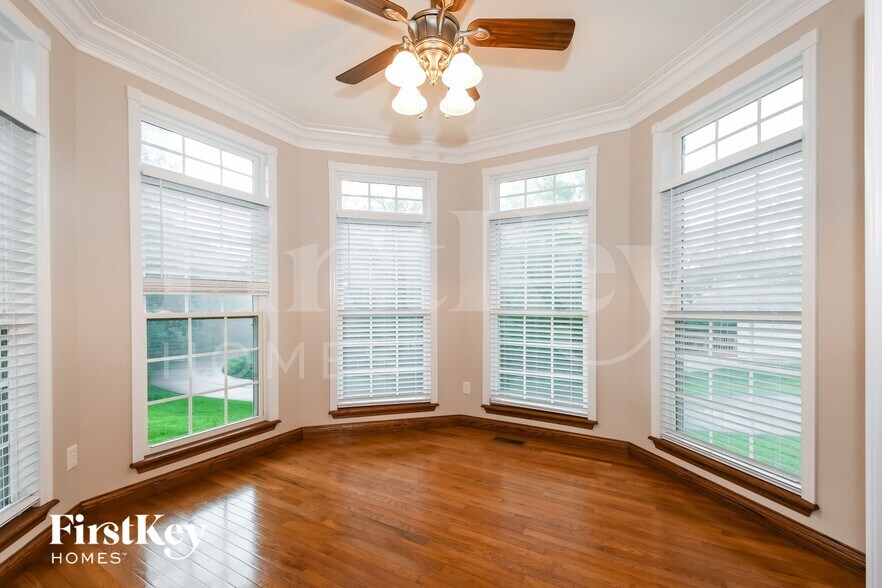 Building Photo - 32040 Fairway Dr N