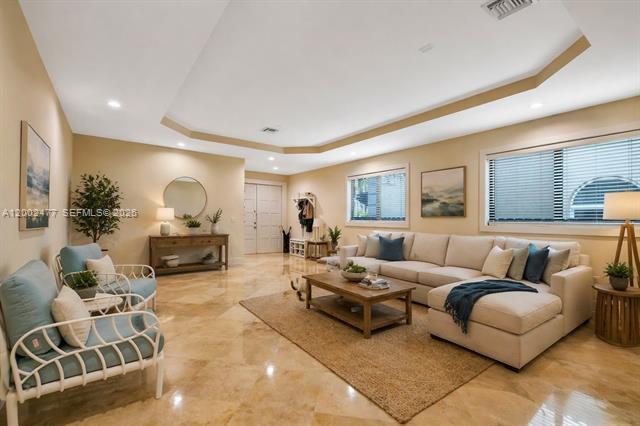 Building Photo - 3141 Day Ave