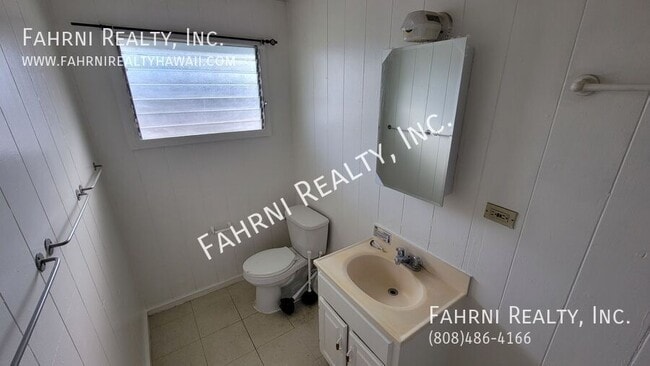 Building Photo - 1009 Maluna St