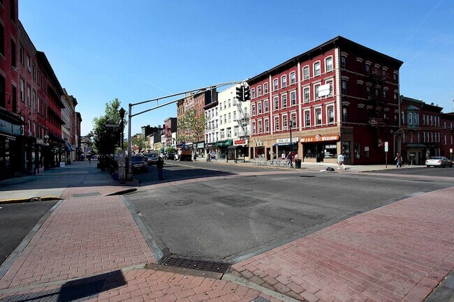 Building Photo - 403 Washington St