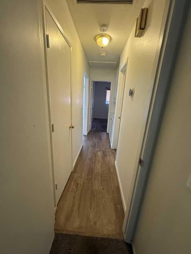 Building Photo - Solar savings on energy. 3rd bonus room.   2 Car Garage, Private Yard, Spacious upgraded interior...