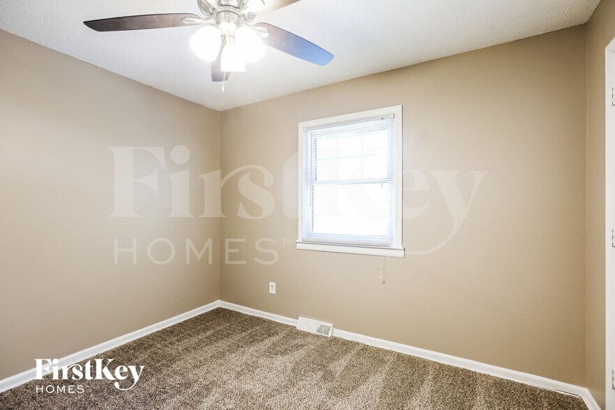 Building Photo - 1909 SW Keystone Dr