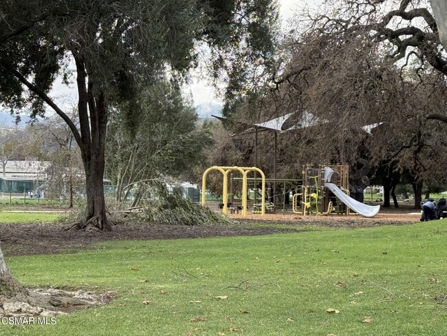 Building Photo - 3042 E Cumberland Ct