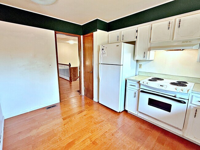 Building Photo - 2746 SE 73rd Ave