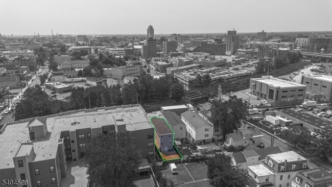 Building Photo - 1117 Chestnut St