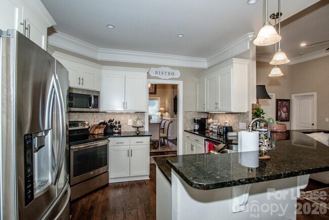 Building Photo - 111 River Birch Cir