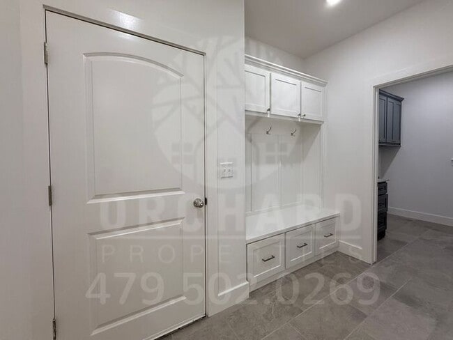 Building Photo - Bella Vista Single-Family Home- 3 Bed/ 2 B...