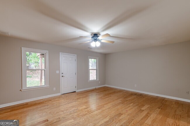 Building Photo - 705 Oxford Crest Ct NW