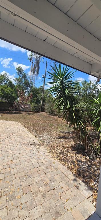 Building Photo - 1500 Roscomare Ave