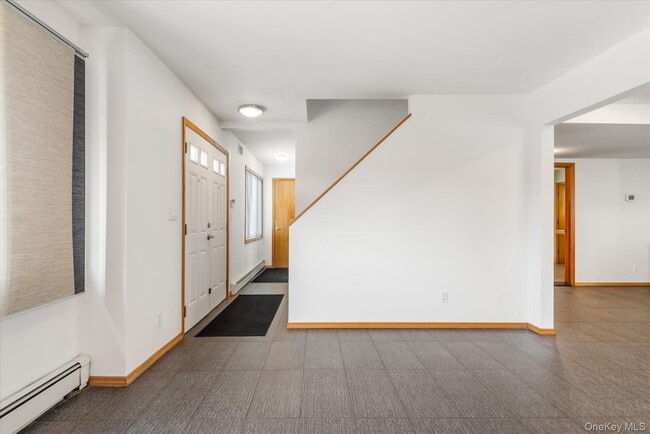 Building Photo - 89-10 157th Ave