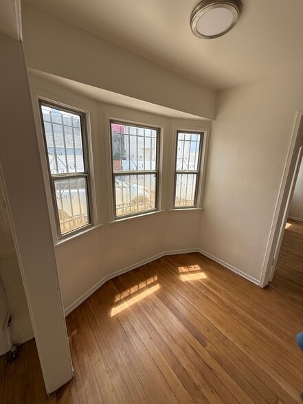 Breakfast Nook Closeup - 920 N Hayworth Ave