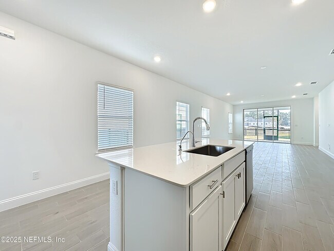 Building Photo - 289 Pentwater Rd