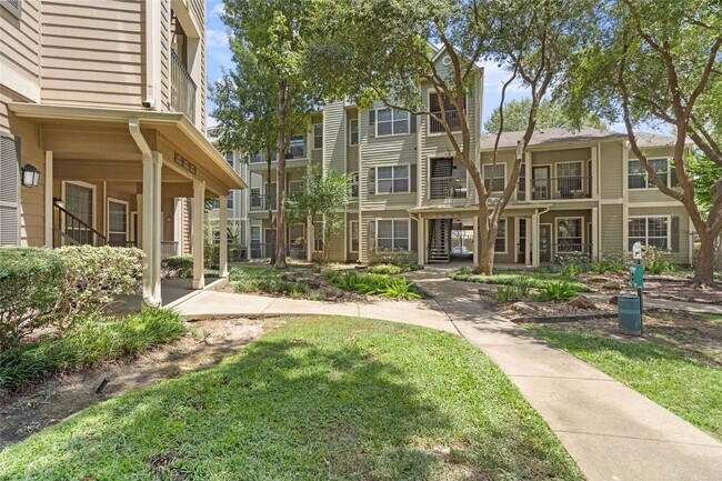 Building Photo - 2400 Spring Rain Dr