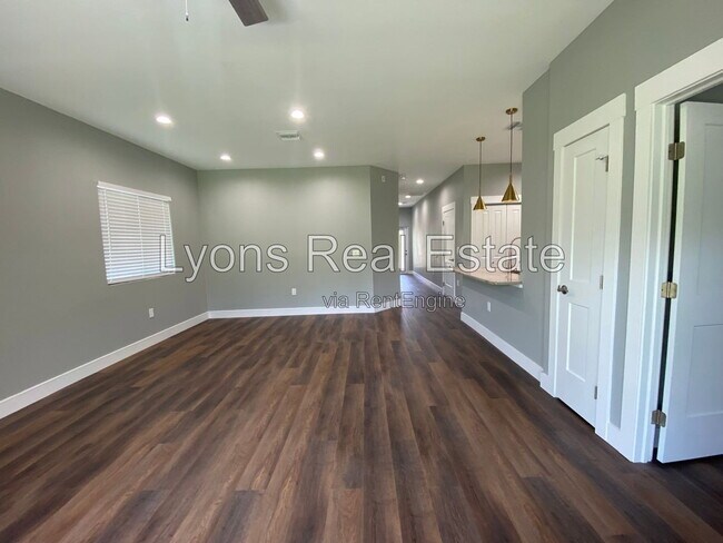Building Photo - 10398 Port Everglades St
