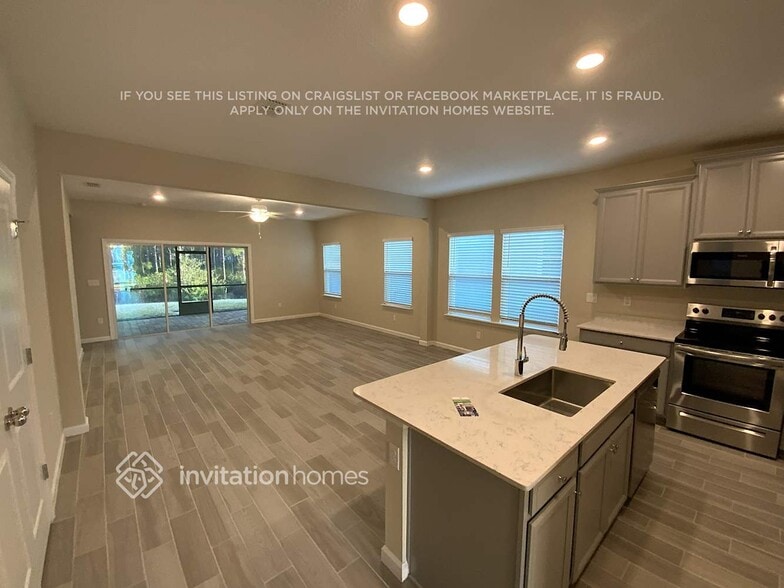 Building Photo - 9896 Lemon Grass Ln