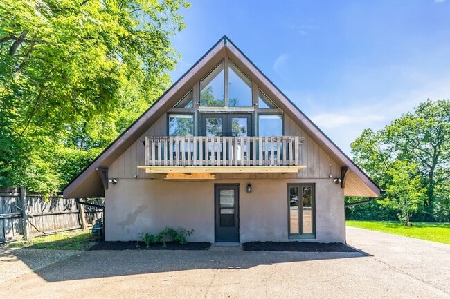 Building Photo - 272 Rio Vista Dr