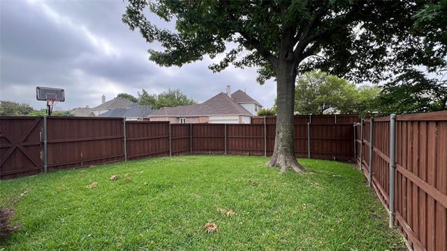Building Photo - 2440 Ravenhurst Dr