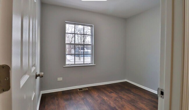 Building Photo - Charming 4-Bedroom Ranch in Sauk Village