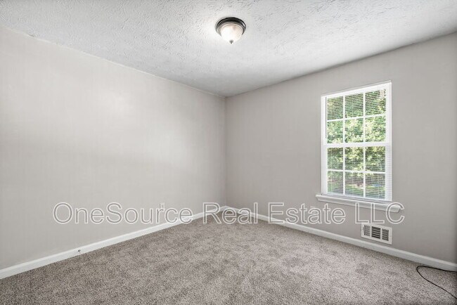 Building Photo - 3606 N Hopkins Ct