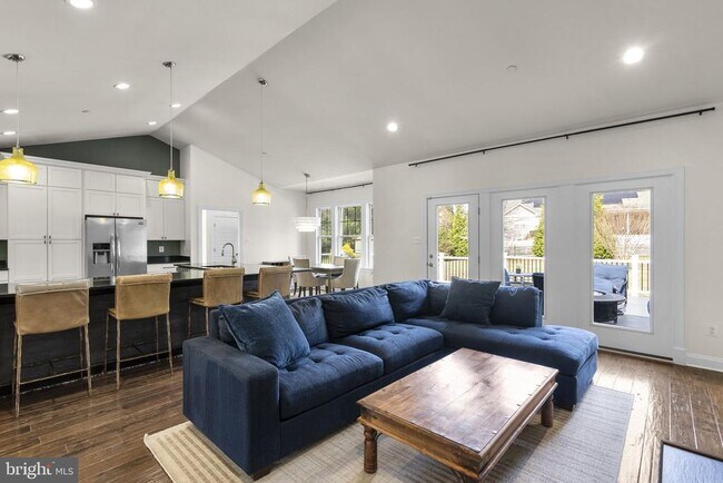 Building Photo - 17601 Crystal Spring Terrace