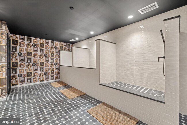 Building Photo - 200S Broad St