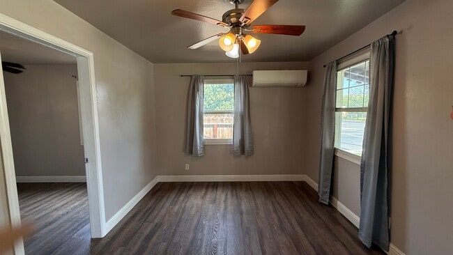 Building Photo - Must See: Charming 1-Bed, 1-Bath Home with...