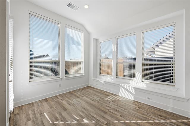 Building Photo - 3008 Armstrong Ave