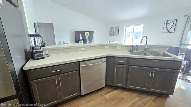 Building Photo - 4720 San Lorenzo Dr