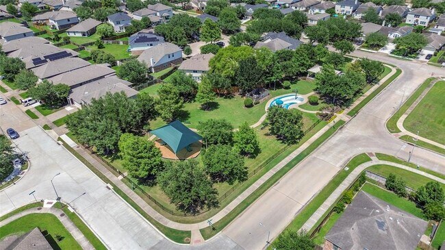 Building Photo - 5710 Camelia Evergreen Ln