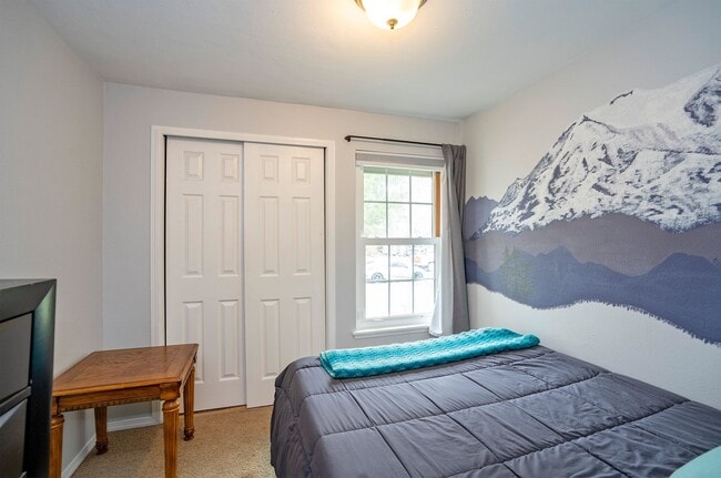 Building Photo - Spacious and Updated Rainier Meadows Home with Private Backyard