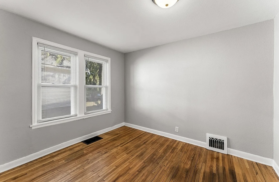 Building Photo - 383 Dewey St