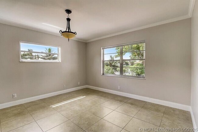 Building Photo - 9387 Richmond Cir