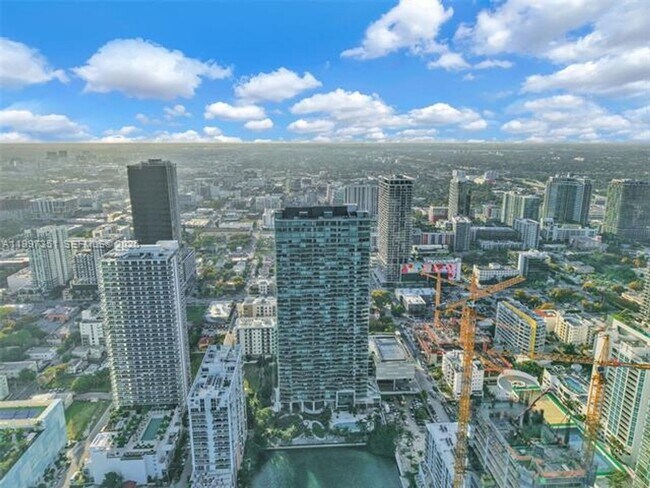 Building Photo - 460 NE 28th St