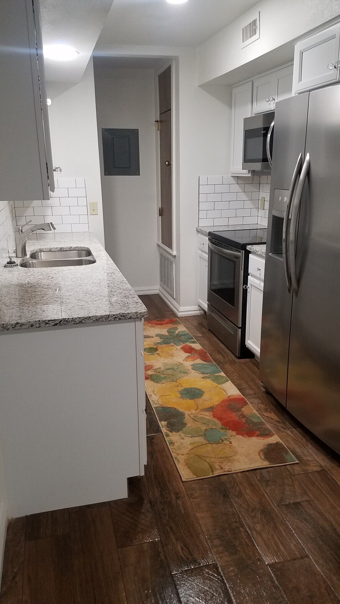 Building Photo - 600 NW 4th St