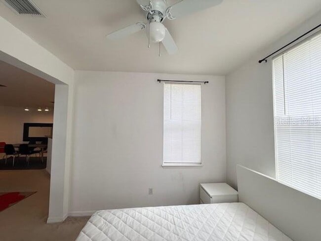 Building Photo - Siena one Bedroom condo with a Den