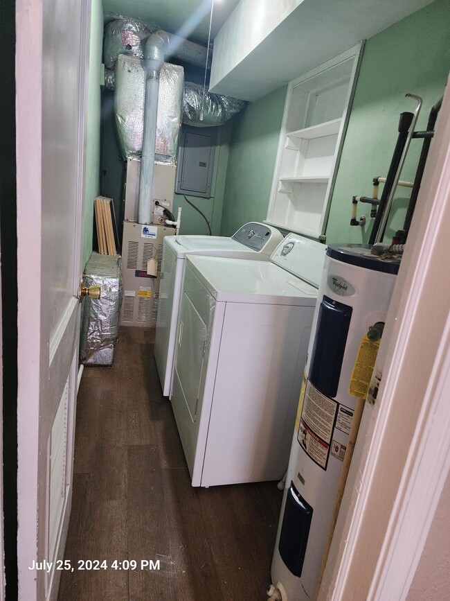 Building Photo - 2804 Mapleton Ave